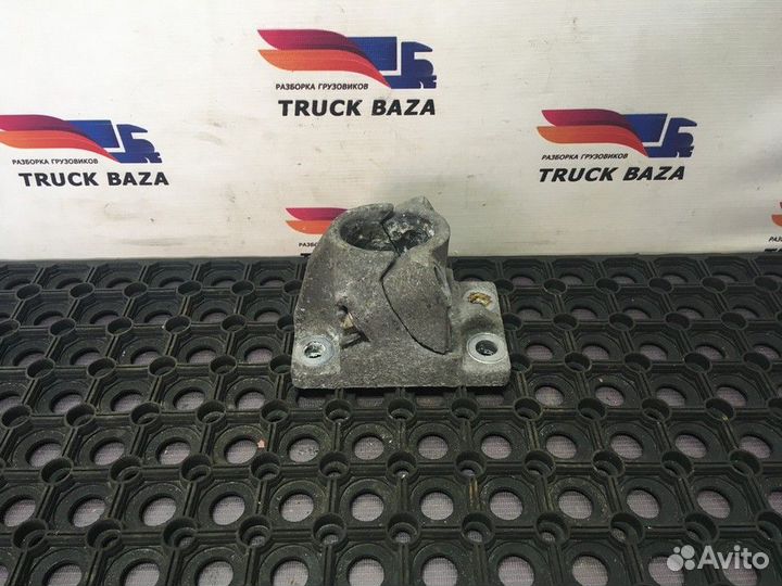 21213202 Кронштейн крыла заднего