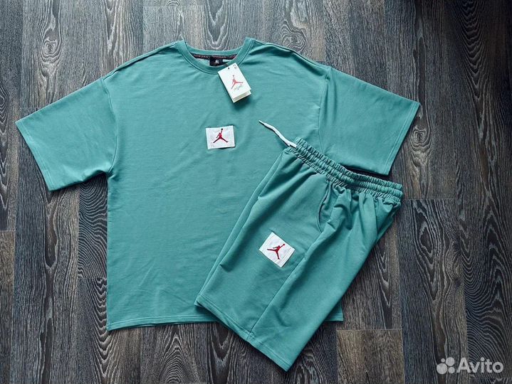 Костюм Jordan футболка и шорты 52 размер