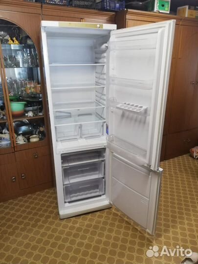 Холодильник indesit