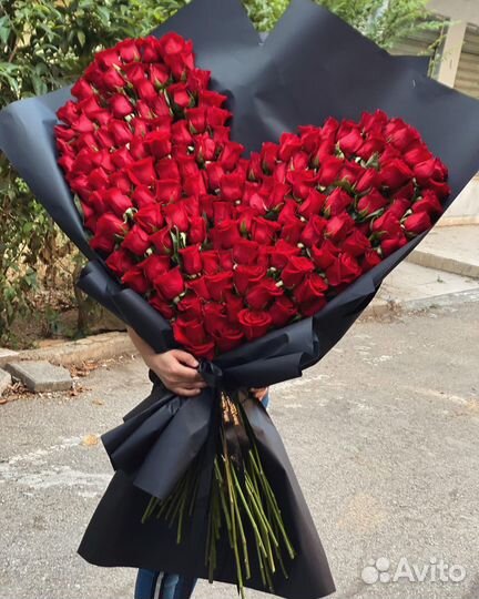 Розы в Форме Сердца. Подарок. Букеты из Роз