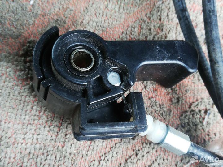 Трос капота Митсубиси Паджеро Мини 2