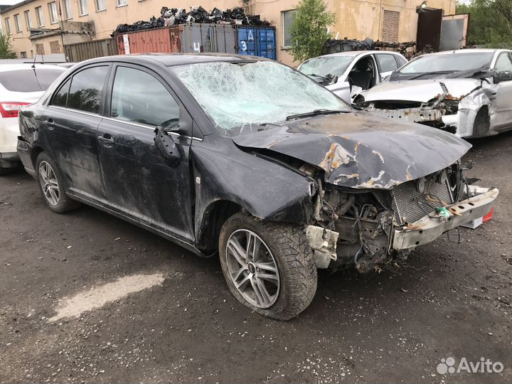 1 Запчасти на Toyota Avensis 2 t250 седан лифтбек