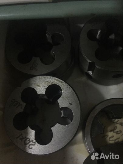 В коллекцию СССР метчики левые + плашки