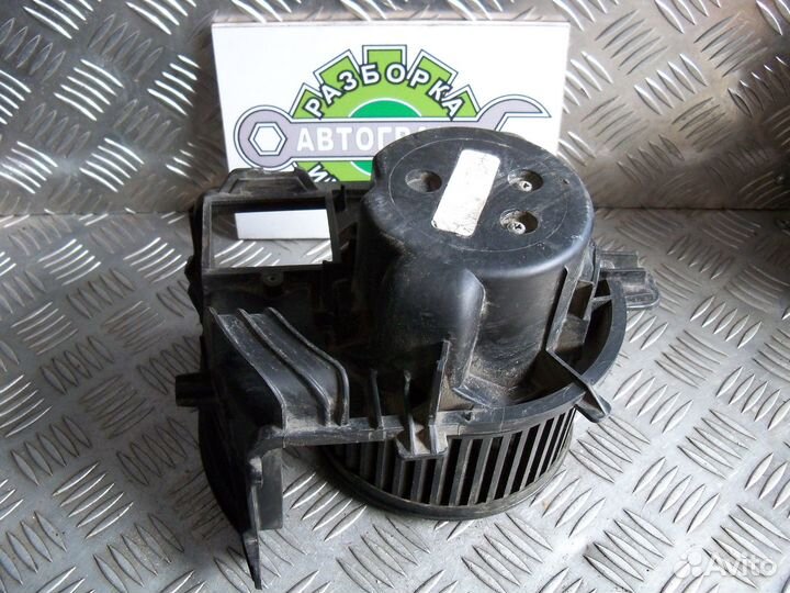 Моторчик печки Renault Symbol 2006г