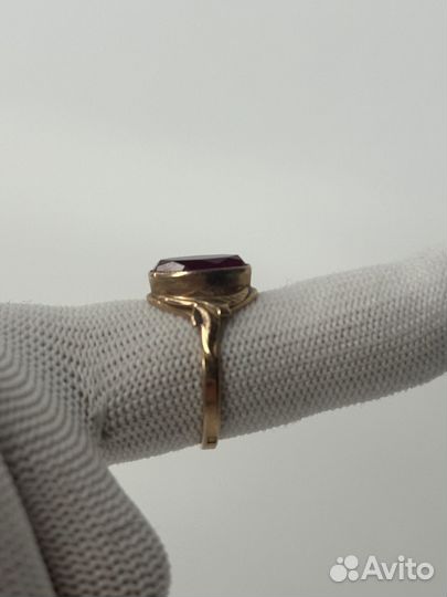 Золотое кольцо с корундом 583проба СССР