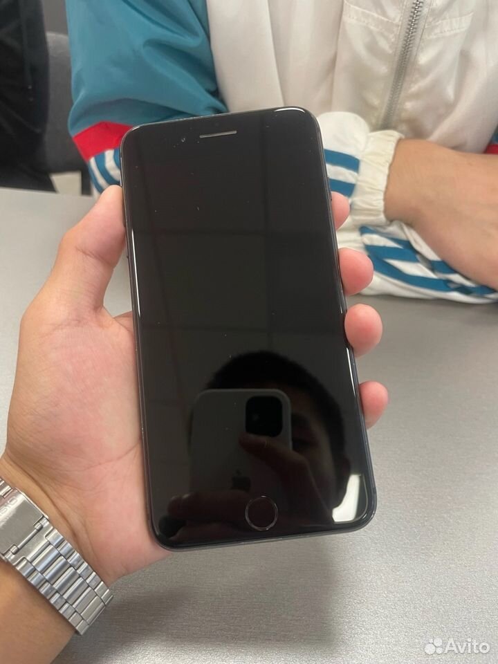 iPhone 8 Plus, 64 ГБ