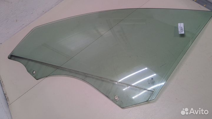 Стекло боковой двери левое переднее Skoda Octavia (A7)