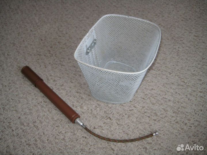 Насос и корзина велосипедные