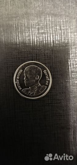 Монета 1 бат тайланд