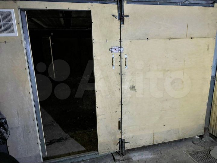 Машиноместо, 25 м²