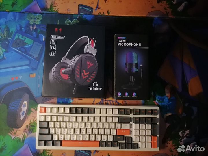 Клавиатура,наушники и микрофон