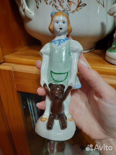 Статуэтка фарфор 