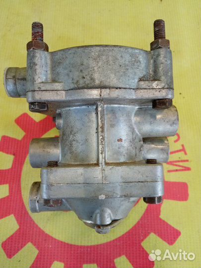 Клапан управления тормозами прицепа Камаз