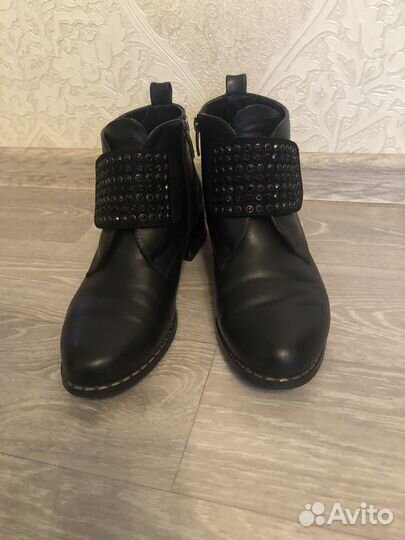 Ботинки женские 39 размер