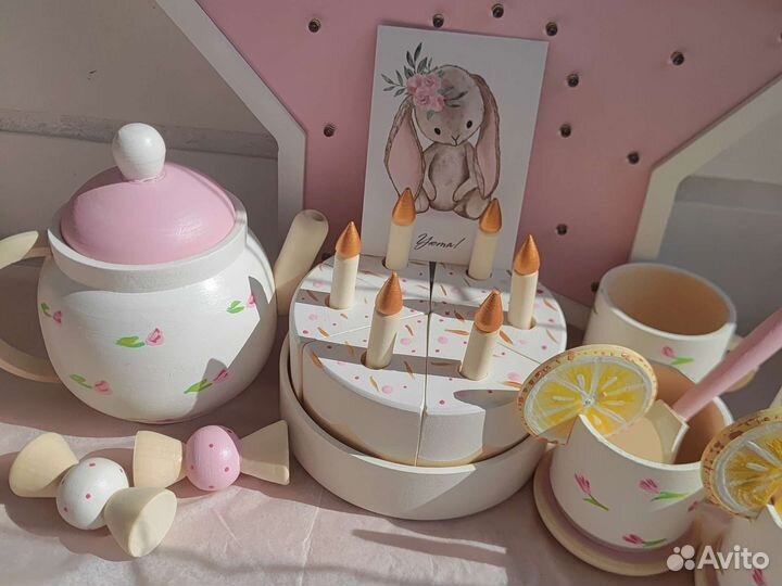 Детская деревянная посуда и еда