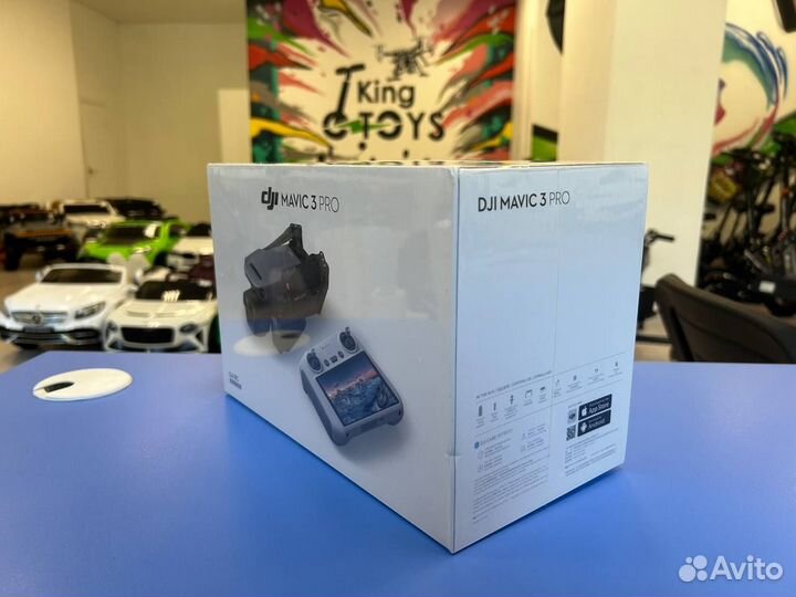 Квадрокоптер DJI Mavic 3 Pro (Пульт DJI RC)