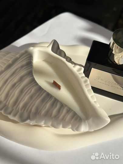 Свеча в гипсе в форме ракушки