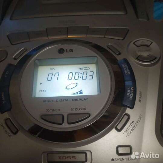 Переносная магнитола LG LPC-M 735X