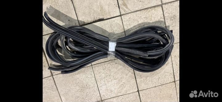 Уплотнитель двери Kia Magentis 2005 Седан