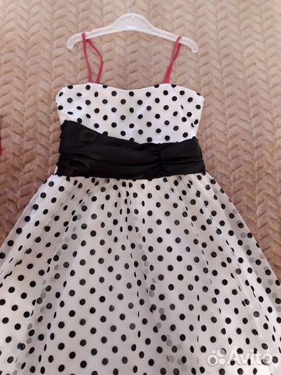 Платье нарядное на девочку