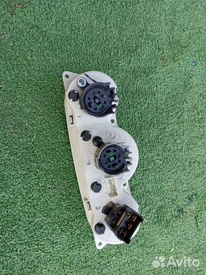 Блок управления климатической установкой Ford