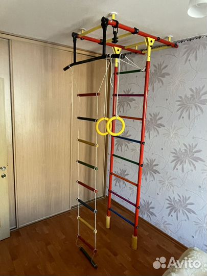 Шведская стенка с турником бу