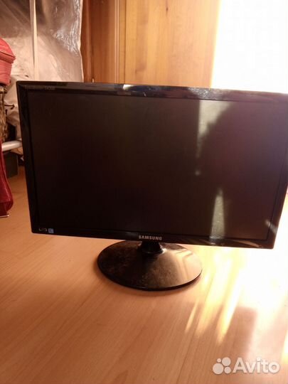 Монитор Samsung