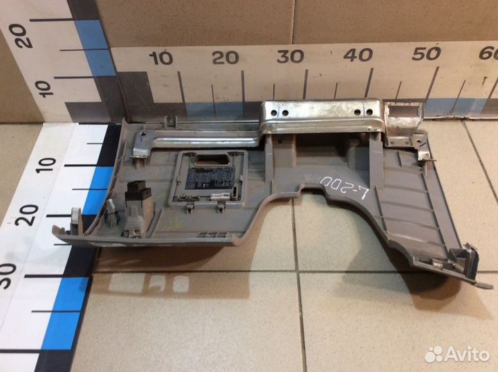 Накладка (кузов внутри) Mitsubishi L200 KB