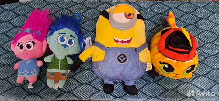 Новые мягкие игрушки;Миньон,кот в сапогах,розочка