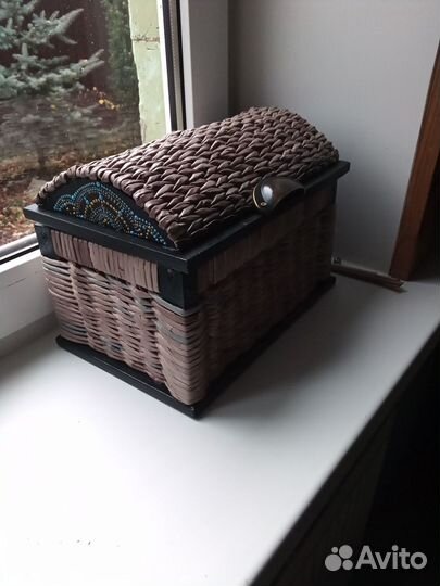 Плетёная шкатулка сундучок
