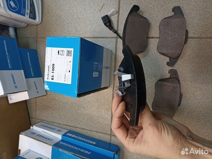 Колодки тормозные передние Volkswagen Tiguan