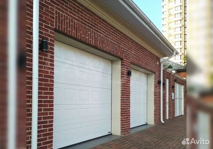 Секционные ворота