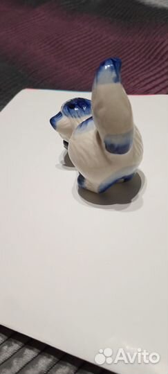 Статуэтка фарфор