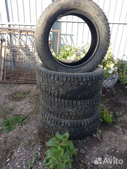 Pirelli Ice Zero 205/55 R16