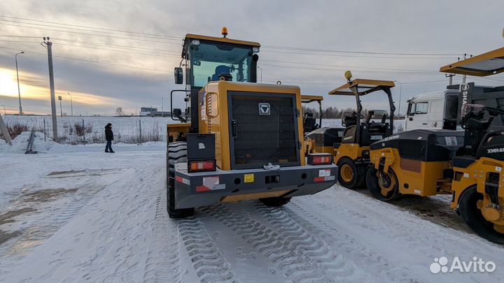 Фронтальный погрузчик XCMG LW330RU, 2024