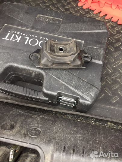 Опора кпп Рено