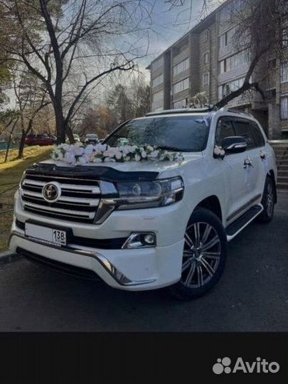 Свадебные кольца на машину