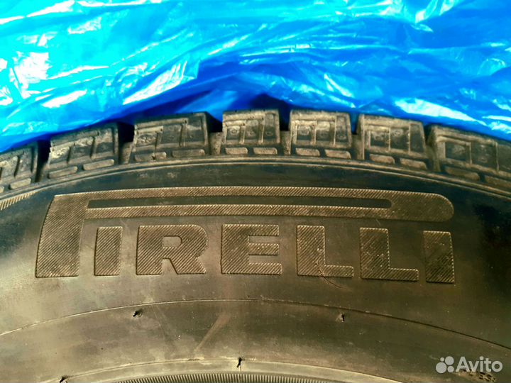 Pirelli Ice Zero 185/65 R15 92T