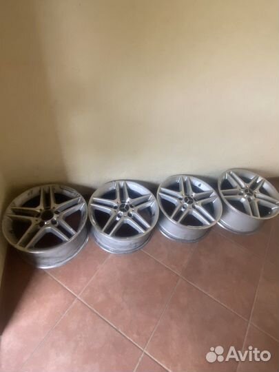 Продам диски на mercedes amg R17