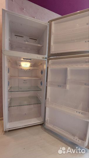 Холодильник Samsung