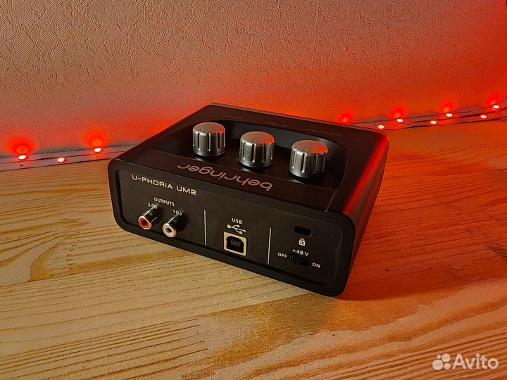 Behringer u-phoria UM2