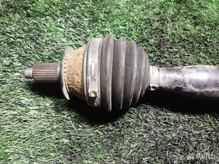 Полуось передняя правая Skoda Fabia II