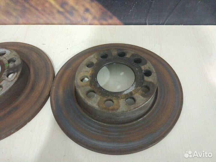 Тормозной диск задний Audi A4 B6 AMB 2001