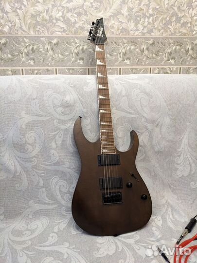 Электрогитара ibanez, комбик, шнуры, iRig, подвес