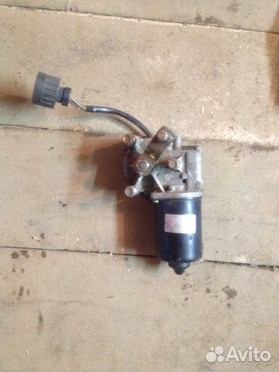 Моторчик стеклоочистителя BMW e36 67638363514