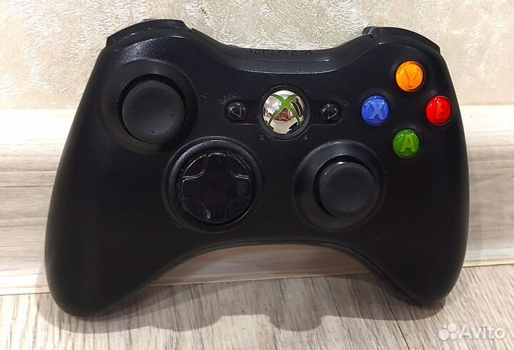 Сенсор Kinect + 2 игры, геймпад для Xbox 360