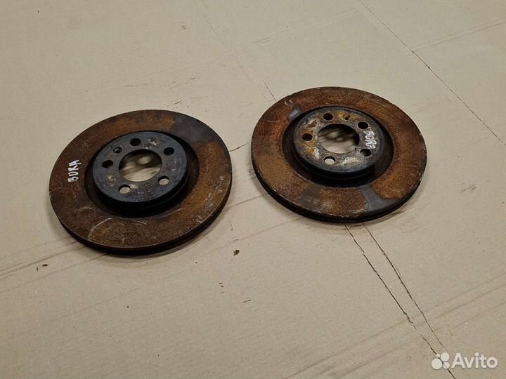 Диск тормозной передний Volkswagen Bora A4 Golf 4