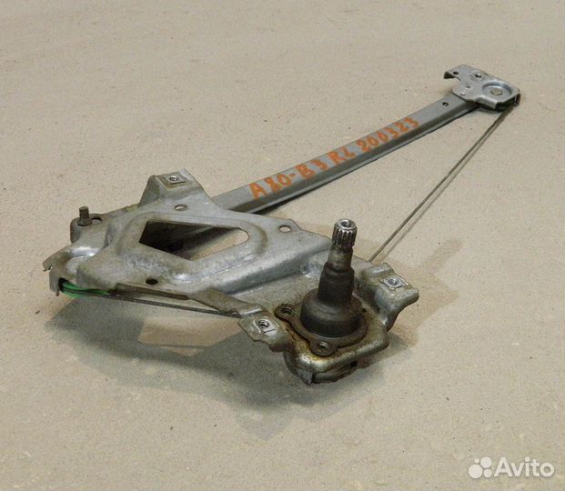 Стеклоподъемник задний левый Audi 80 B3