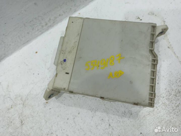 Блок предохранителей 8273030271