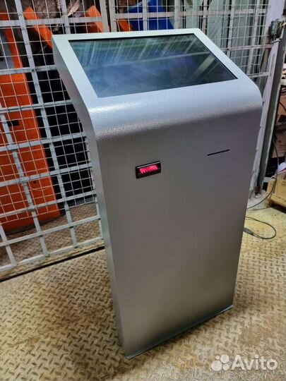 Электронный кассир с приемом наличных 22 дюйма